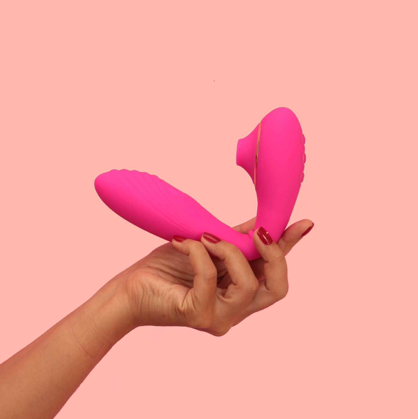 CLITO by PINK VIBES Clitoral Suction & Vibration | The Pink Case CLITO by PINK VIBES Clitoral Suction & Vibration | The Pink Case