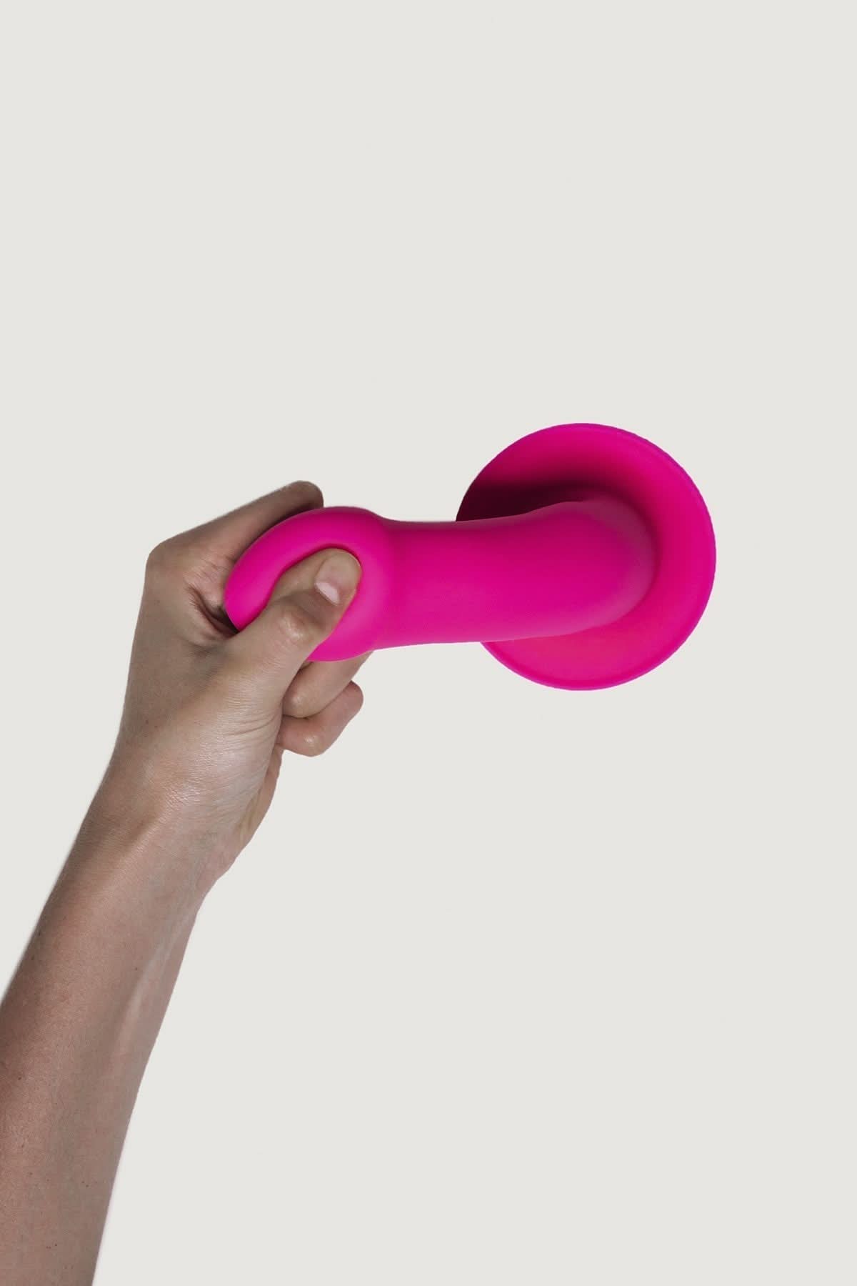 Hitsens 2 Vibe Realistic Silicone Dildo with Vibration - The Pink Case Hitsens 2 Vibe Realistic Silicone Dildo with Vibration - The Pink Case